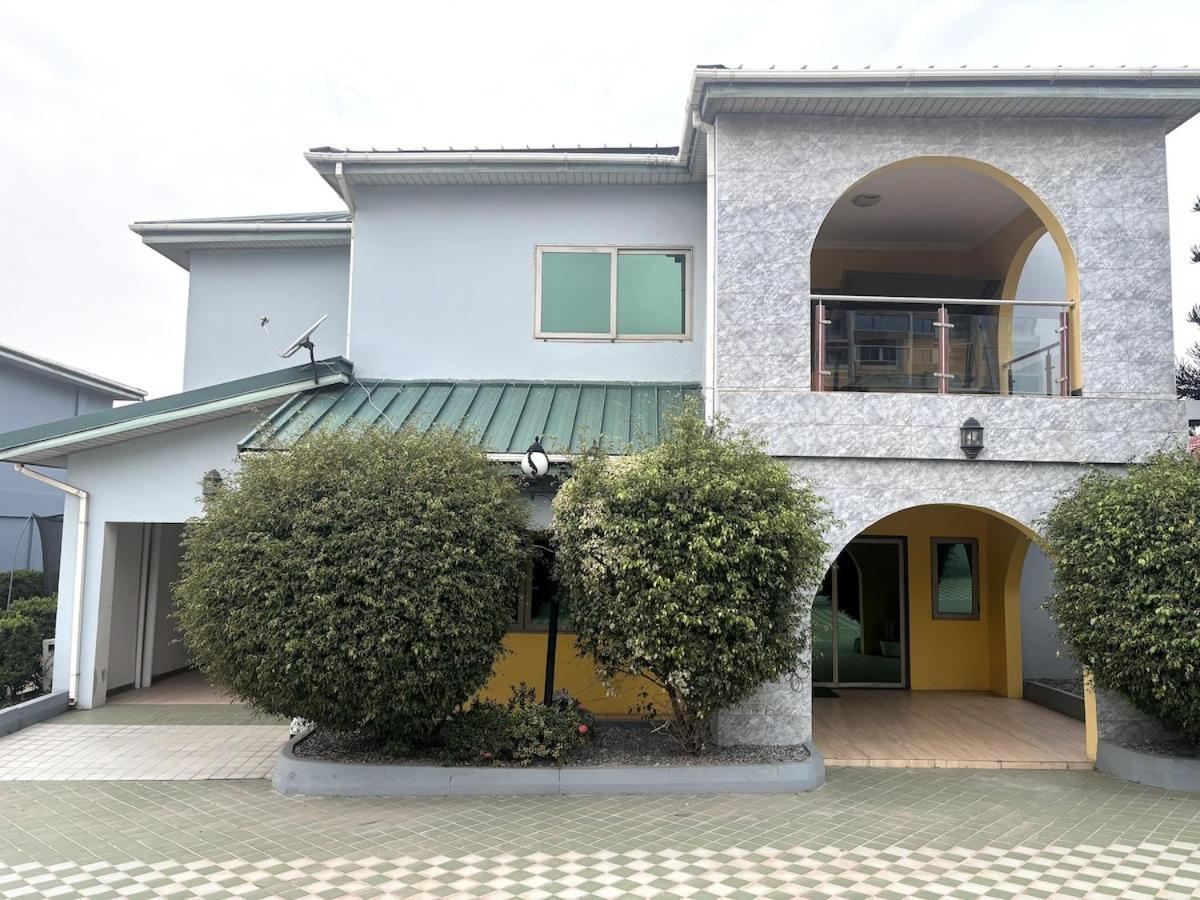 Takako Court Luxury Houses & Apartments, East Legon Accra Ngoại thất bức ảnh