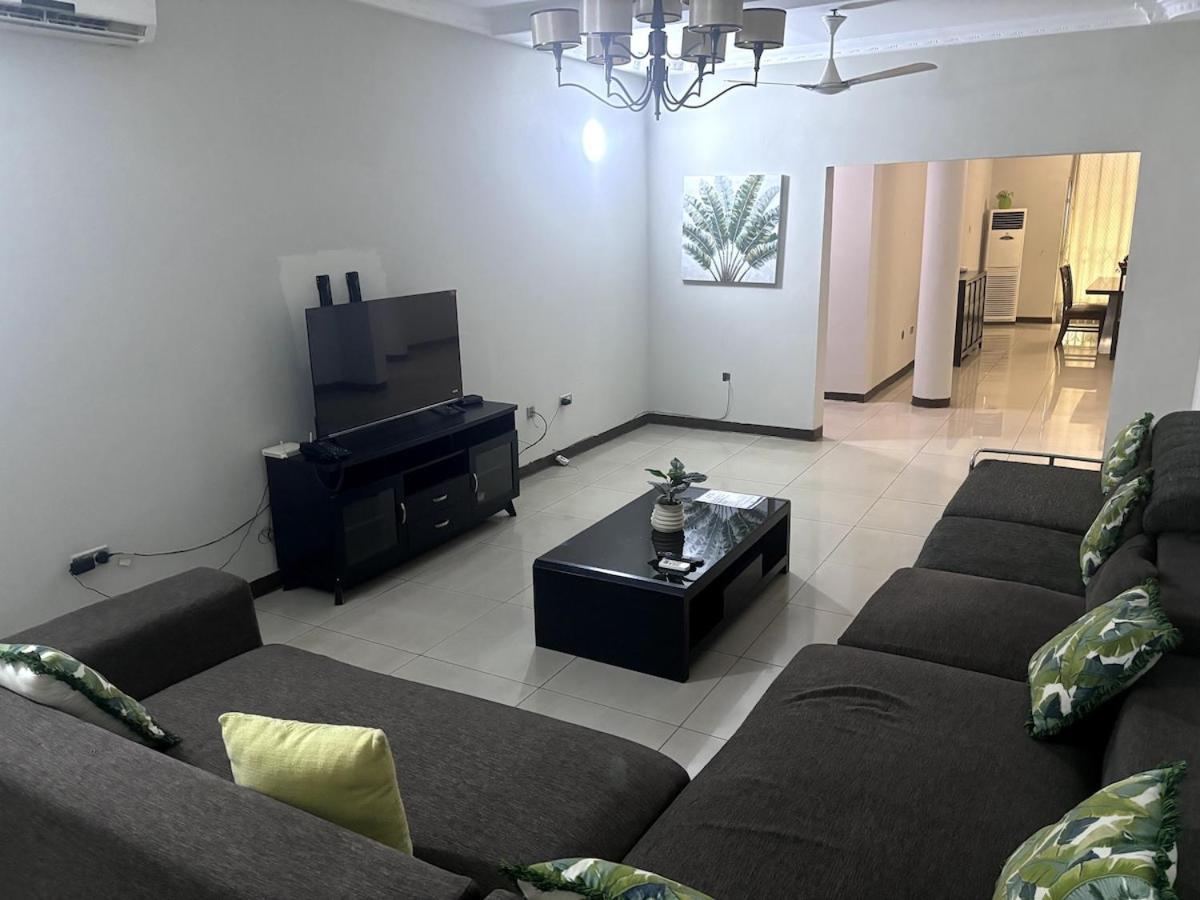 Takako Court Luxury Houses & Apartments, East Legon Accra Ngoại thất bức ảnh
