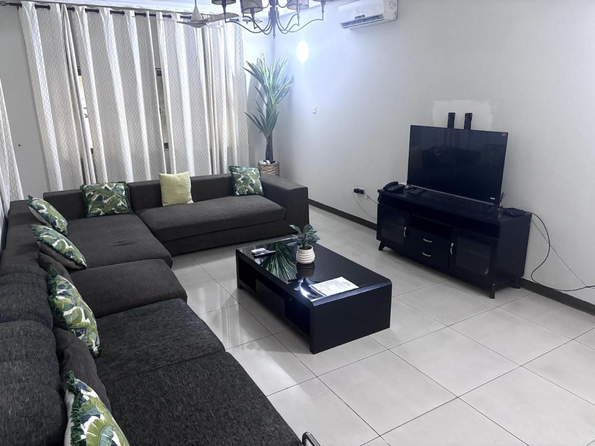 Takako Court Luxury Houses & Apartments, East Legon Accra Ngoại thất bức ảnh